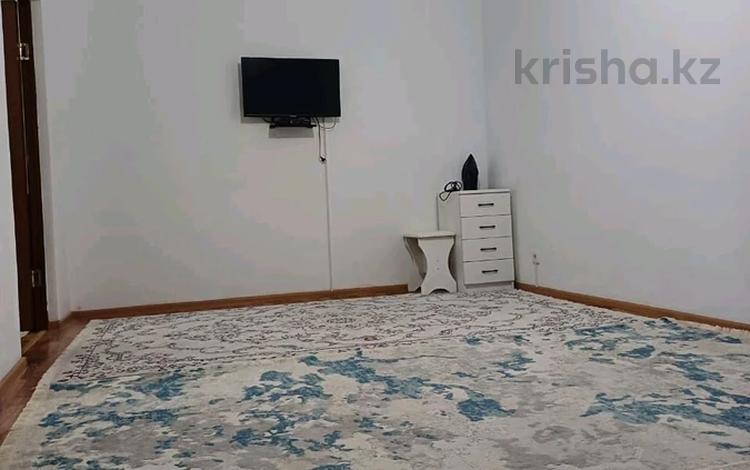 2-бөлмелі пәтер · 60 м² · 2/10 қабат, Алтын орда ш/а., бағасы: 180 000 ₸ в Актобе, мкр. Алтын орда — фото 2