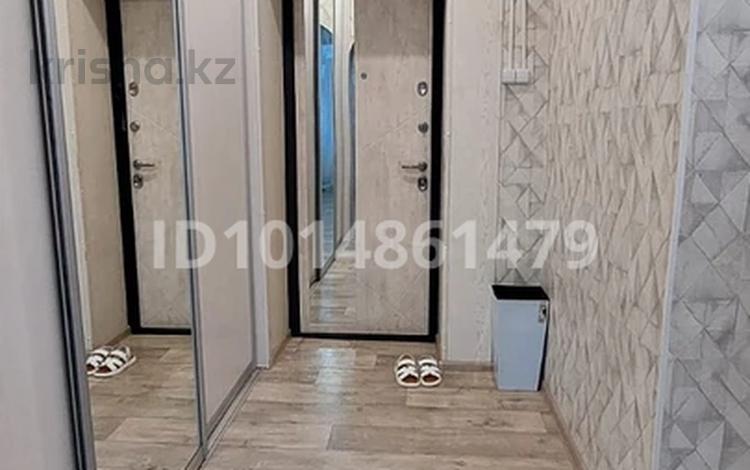 3-бөлмелі пәтер · 64 м² · 2/2 қабат, Свердлова — Площадь, бағасы: 230 000 ₸ в Риддере — фото 2