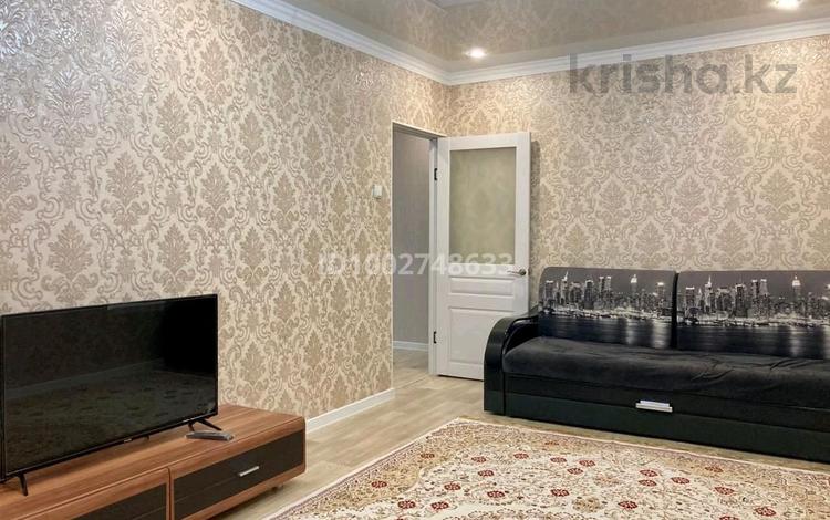 2-комнатная квартира · 56 м² · 1/5 этаж, мкр 8, 101стр бр 13к1 — Рынок Алтай за 160 000 ₸ в Актобе — фото 2