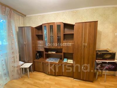 1-комнатная квартира, 35 м², 4/5 этаж, 1 микрорайон 10 за 8.8 млн 〒 в Таразе