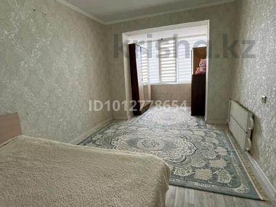 2 комнаты · 60 м² · 5/5 этаж, 12-й мкр 40 — Трк Актау за 30 000 ₸