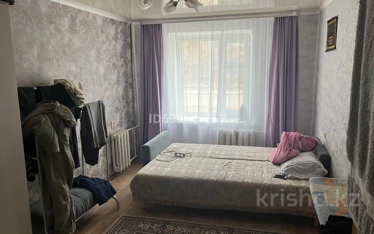 3-бөлмелі пәтер · 60 м² · 1/5 қабат, Мухита — Мухита/Алмазова, бағасы: 26.4 млн ₸ в Уральске, мкр Школьник — фото 2