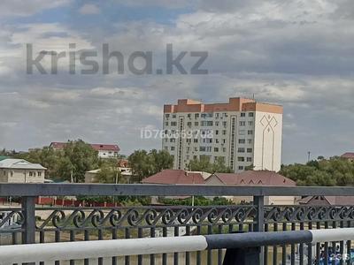 Продажа квартир в Атырауской обл.: 3-комнатная квартира · 76 м² · 1/9 этаж, пгт Балыкши, Байжигитова 74 — На набережной за 26 млн 〒 3-комнатная квартира · 76 м² · 1/9 этаж, пгт Балыкши, Байжигитова 74 — На набережной за 26 млн 〒 в Атырау