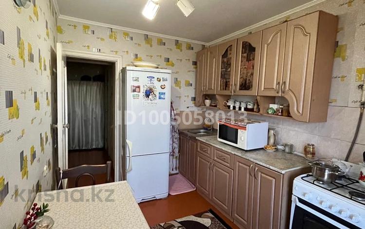 2-бөлмелі пәтер · 55 м² · 8/9 қабат, Курмангазы 150, бағасы: 16 млн ₸ в Уральске, мкр Школьник — фото 31