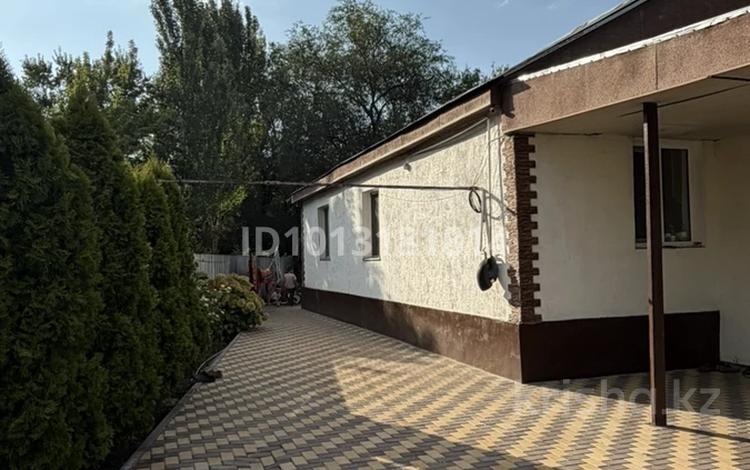 Отдельный дом · 4 комнаты · 130 м² · 5.5 сот., мкр Карасу, Озерная 122 А — Уг. Южный за 50 млн ₸ в Алматы, Алатауский р-н — фото 4