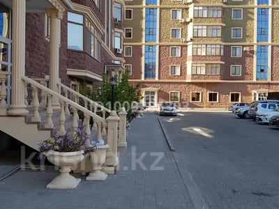 2-комнатная квартира · 81 м² · 2/9 этаж, Валиханова 19/2 за 45 млн 〒 в Атырау