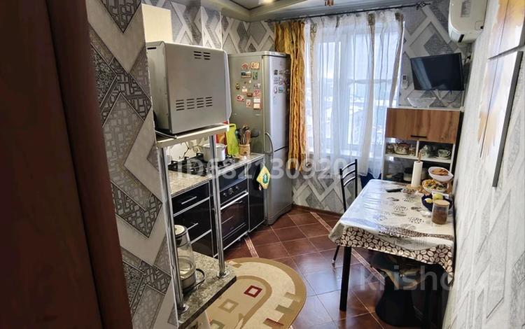 3-бөлмелі пәтер · 64.4 м² · 9/10 қабат, мкр 11 79 — Парк первого президента ,рядом керуенсити,мечеть,храм, бағасы: 22 млн ₸ в Актобе — фото 13