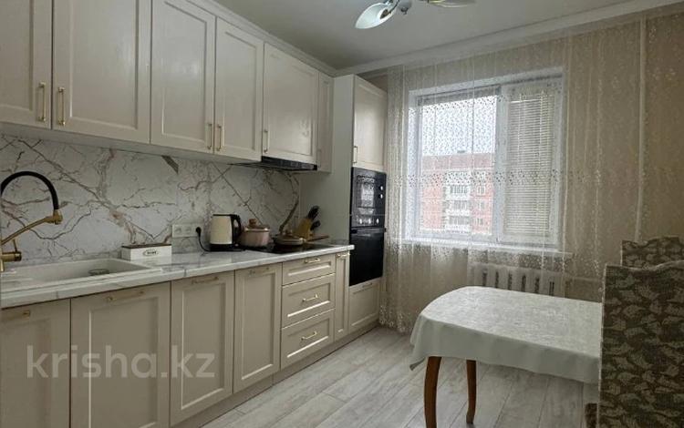 4-бөлмелі пәтер · 80.2 м² · 8/9 қабат, Степной 3 ш/а. 8, бағасы: 31.9 млн ₸ в Караганде, Казыбек би р-н — фото 7