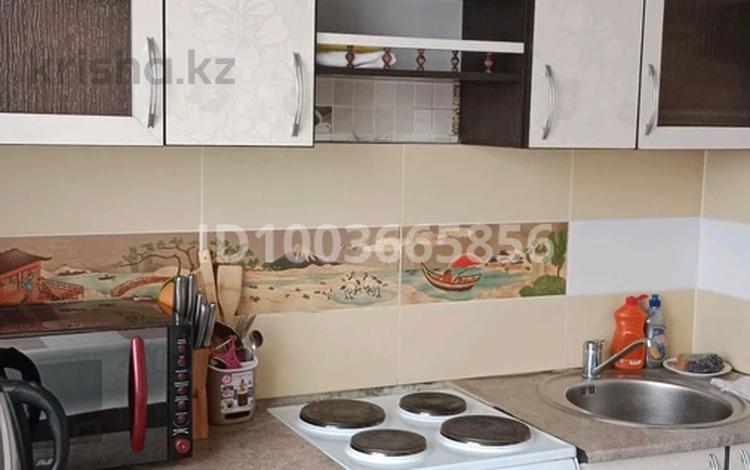 1-бөлмелі пәтер · 35 м², Ауезова 63/2, бағасы: 10 000 ₸ в Экибастузе — фото 2