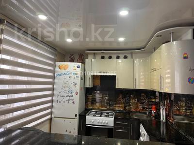 Пәтерлер в Костанайской обл.: 2-бөлмелі пәтер · 48 м² · 5/5 қабат, Фрунзе, бағасы: 130 000 〒 2-бөлмелі пәтер · 48 м² · 5/5 қабат, Фрунзе, бағасы: 130 000 〒 в Рудном