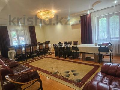 Отдельный дом · 4 комнаты · 320 м², Жамбыла 34 за 800 000 〒 в Уральске