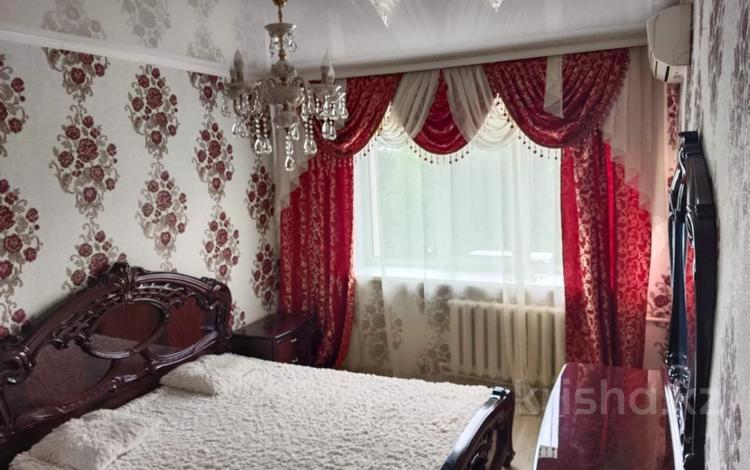 3-комнатная квартира · 65 м² · 5/5 этаж, Жукова 10 за 170 000 ₸ в Уральске — фото 9