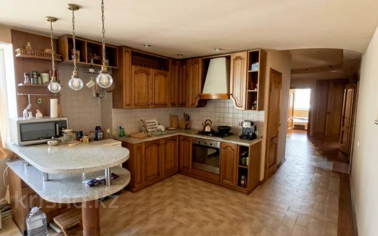 5-комнатная квартира · 130 м² · 5/5 этаж, ул. Кабанбай батыра — ул. Калдаякова за 118 млн ₸ в Алматы, Медеуский р-н — фото 12