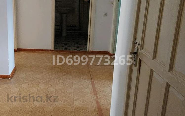 2-комнатная квартира · 100 м² · 1/5 этаж, 12мкрн — Аль-фараби за 120 000 〒 в Таразе — фото 2