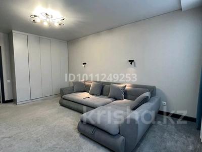 3-комнатная квартира · 100 м² · 4/5 этаж, Абая Алем плаза ЖК. 57/2 за 30 000 ₸ в Уральске
