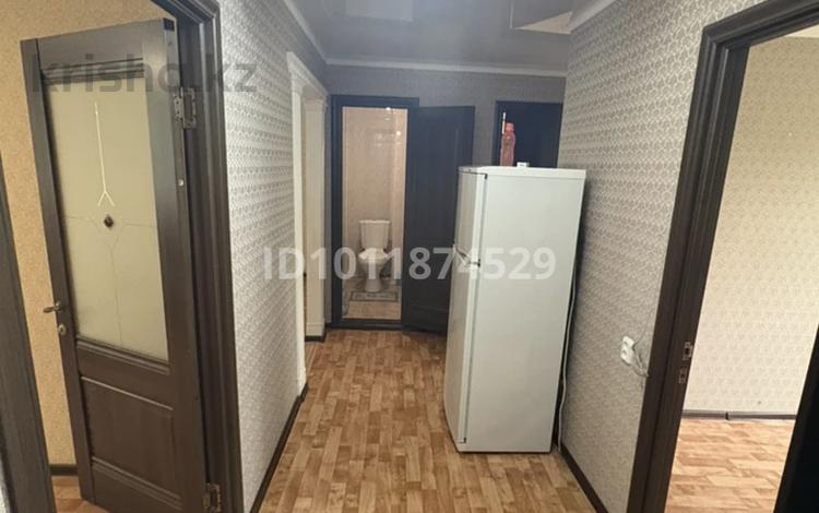3-бөлмелі пәтер · 64 м² · 2/5 қабат, мкр. Северо-Восток-2 39, бағасы: 22.5 млн ₸ в Уральске, мкр Школьник — фото 2