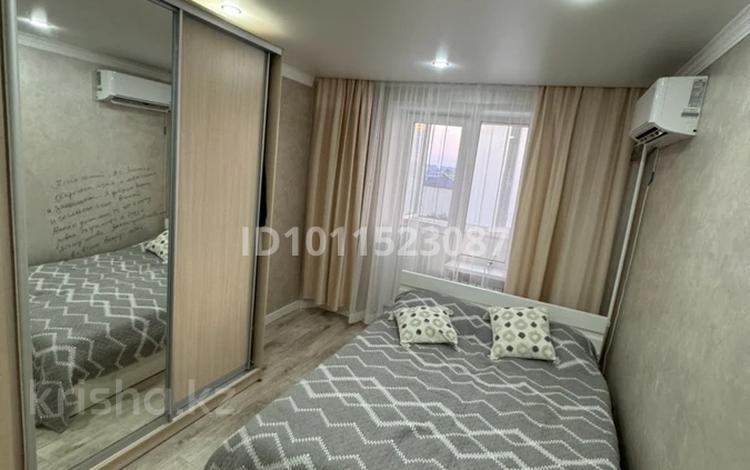 4-бөлмелі пәтер · 101 м² · 8/9 қабат, Қонаев ш/а. 4, бағасы: 29 млн ₸ в Уральске, мкр Кунаева — фото 2