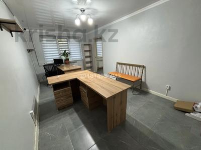 Офисы · 18 м² за 80 000 ₸ в Таразе, мкр Акбулак