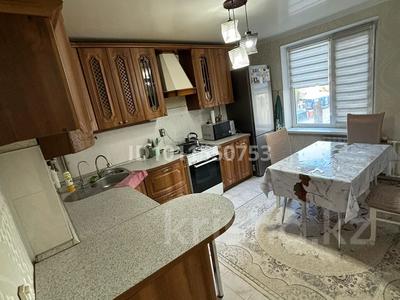4-комнатная квартира · 92 м² · 3/9 этаж, мкр 11, Аз-Наурыз 2 — Напротив Керуен сити за 31.5 млн ₸ в Актобе