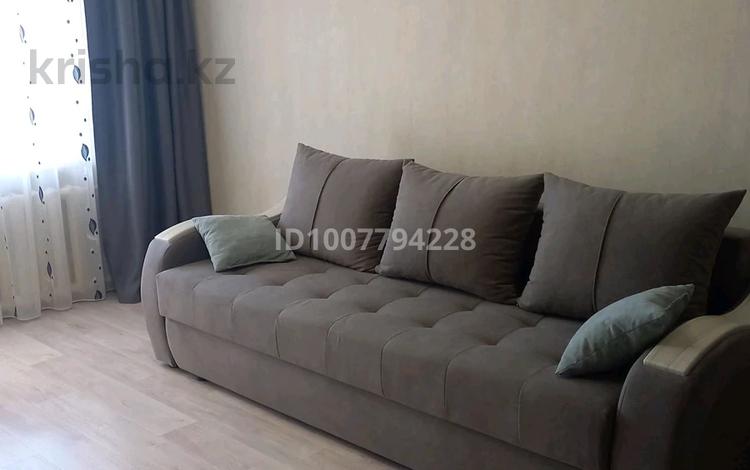 1-комнатная квартира · 36 м² · 2/5 этаж, Букетова 32 — Акимат, казахтелеком, гор.парк за 15 000 ₸ в Петропавловске — фото 2