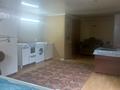 1-комнатный дом помесячно, 40 м², Целинная 31 за 85 000 〒 в Павлодаре — фото 4