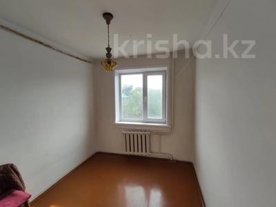 4-бөлмелі пәтер · 61 м² · 4/5 қабат, Камзина 11, бағасы: 9.5 млн ₸ в Аксу