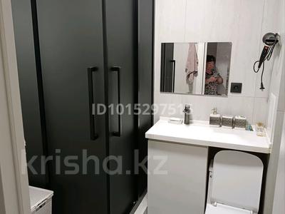 2-бөлмелі пәтер · 51.5 м² · 4/5 қабат, Ақсай-3Б ш/а. 22 — Толе би Яссауи, бағасы: 36 млн ₸ в Алматы, Ауэзовский р-н