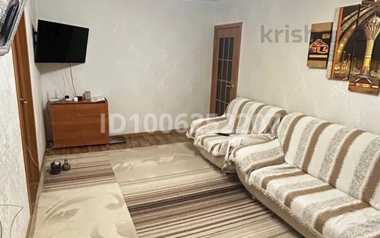4-бөлмелі пәтер · 62 м² · 4/5 қабат, 22-шағынаудан, Пришахтинск, 22й микрорайон 6, бағасы: 19 млн ₸ в Караганде, Алихана Бокейханова р-н — фото 2