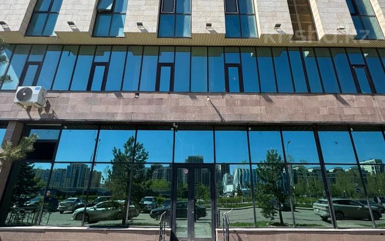 Свободное назначение, офисы, магазины и бутики, общепит, бани, гостиницы и зоны отдыха, медцентры и аптеки, образование, развлечения · 850 м² за 860 млн ₸ в Астане, Есильский р-н — фото 2