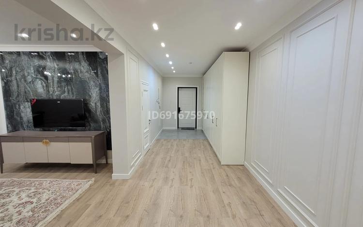 3-комнатная квартира, 120 м², 16/20 этаж помесячно, Сейфуллина 574