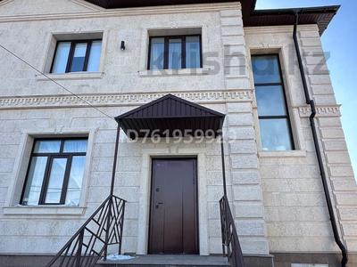 Отдельный дом · 6 комнат · 280 м² · 5 сот., мкр Кунгей , Кажыбекова 59 за 95 млн 〒 в Караганде, Казыбек би р-н