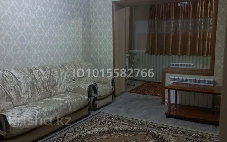 2-бөлмелі пәтер · 60 м² · 2/5 қабат, Рахимова 3, бағасы: 150 000 ₸ в Таразе — фото 2