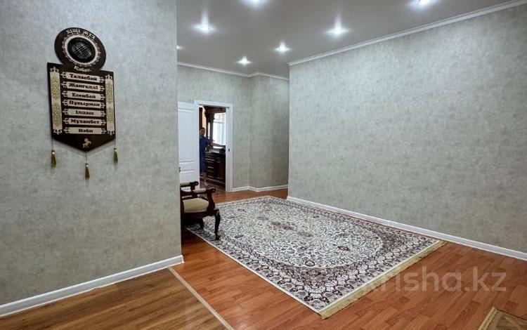 4-комнатная квартира · 182.3 м² · 9/9 этаж, мкр 12 38 за 46 млн ₸ в Актобе — фото 2