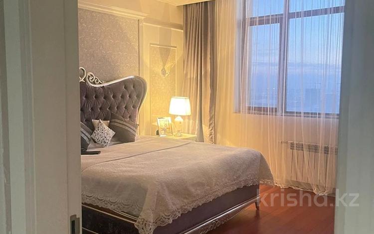 5-бөлмелі пәтер · 215 м² · 15 қабат, Ахмет Байтурсынулы, бағасы: 1.4 млн ₸ в Астане, Сарайшык р-н — фото 2