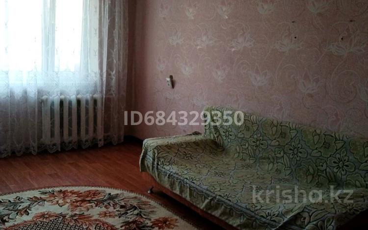 2-бөлмелі пәтер, 48.5 м², 3/5 қабат, мкр 8, Пр-т А.Молдагуловой 39 — В р-оне Космоса, бағасы: 15.5 млн 〒 в Актобе, мкр 8 — фото 2