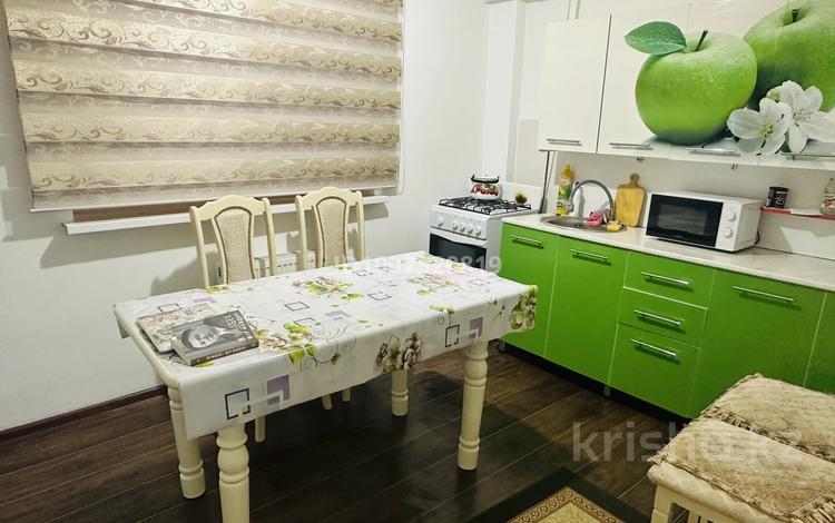2-бөлмелі пәтер · 63 м² · 1/5 қабат, мкр Береке 2, бағасы: 20.2 млн ₸ в Атырау — фото 2