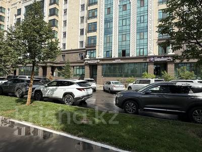 4-бөлмелі пәтер · 181 м² · 8/8 қабат, Мангилик Ел 28, бағасы: 125 млн ₸ в Астане, Есильский р-н