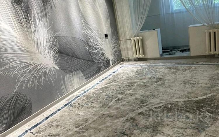 1-бөлмелі пәтер · 35 м² · 3/5 қабат, 8 мкр 12а, бағасы: 150 000 ₸ в Шымкенте — фото 2