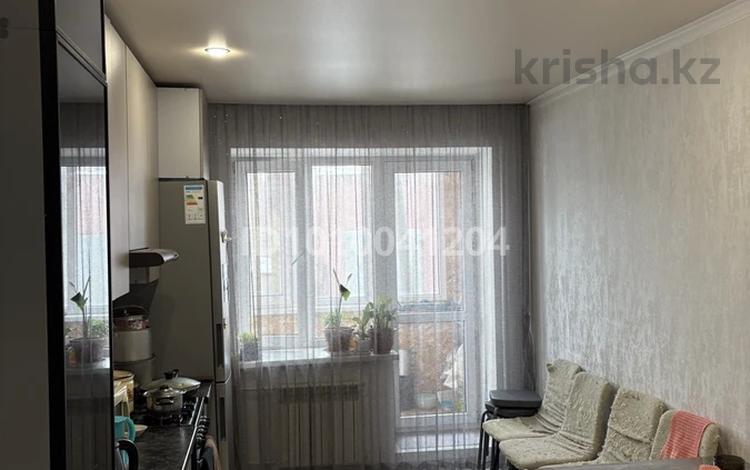 2-бөлмелі пәтер · 64 м² · 1/6 қабат, Курмангалиева 3, бағасы: 25 млн ₸ в Уральске — фото 2