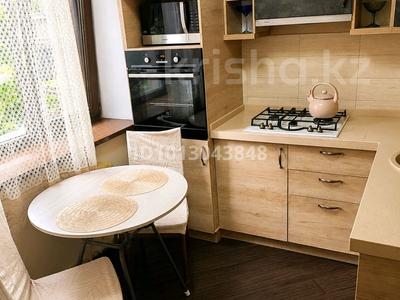 2-бөлмелі пәтер · 47 м² · 2/4 қабат, Уалиханова — Курмангазы Кунаева, бағасы: 370 000 ₸ в Алматы, Медеуский р-н