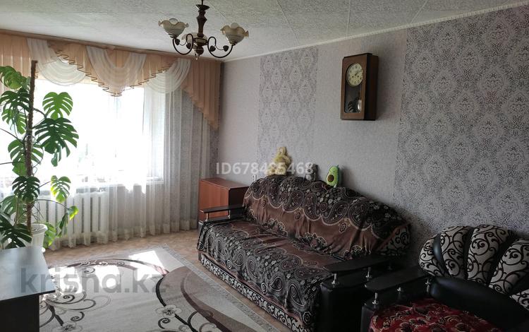 3-комнатная квартира, 62.1 м², 3/5 этаж, 3 21 за 14.5 млн 〒 в Лисаковске — фото 2