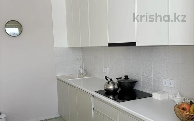 2-бөлмелі пәтер · 70 м² · 3/12 қабат, Бауыржана Момышулы 5/2 — Монке би, бағасы: 56 млн ₸ в Алматы, Алатауский р-н — фото 2