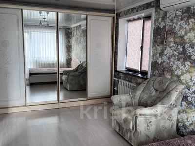 1-комнатная квартира · 32 м² · 4/5 этаж, 1 микрорайон 1 — Сатпаева ,1 микрорайон за 12.7 млн ₸ в Семее, Красный Кордон