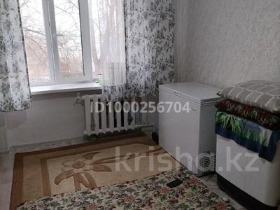 Продажа квартир в Актюбинской обл.: 2-комнатная квартира · 25 м² · 2/5 этаж, мкр Шанхай 6 б — Данекер магазин за 5 млн 〒 2-комнатная квартира · 25 м² · 2/5 этаж, мкр Шанхай 6 б — Данекер магазин за 5 млн 〒 в Актобе
