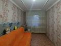 2-комнатная квартира, 43 м², 1/5 этаж, Майкудук, 17й микрорайон за 9.8 млн 〒 в Караганде, Алихана Бокейханова р-н