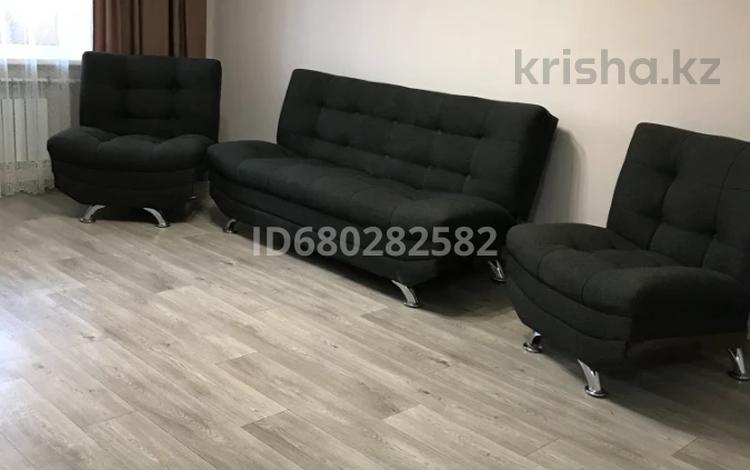 2-бөлмелі пәтер · 49.5 м² · 2/10 қабат, Мкр Степной-3 3/1, бағасы: 170 000 〒 в Караганде, Казыбек би р-н — фото 2