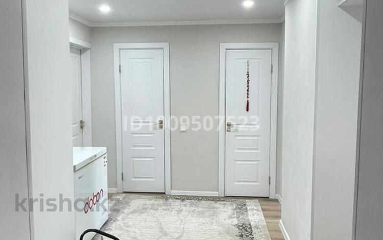 3-комнатная квартира · 60 м² · 4/5 этаж, мкр Северо-Восток 28 за 26 млн ₸ в Уральске — фото 2