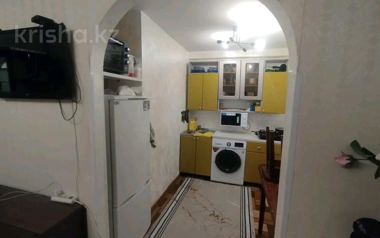 2-бөлмелі пәтер · 37 м² · 2/5 қабат, мкр 8 — Возле остановки все в шаговой доступности, бағасы: 15 млн ₸ в Актобе — фото 2