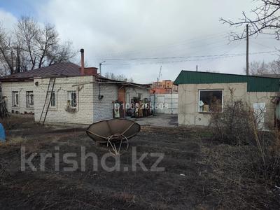 Продажа домов и дачи в Абай обл.: Отдельный дом · 3 комнаты · 60 м² · 4.5 сот., Ч. Валиханова — Нурбаева за 35 млн 〒 Отдельный дом · 3 комнаты · 60 м² · 4.5 сот., Ч. Валиханова — Нурбаева за 35 млн 〒 в Семее