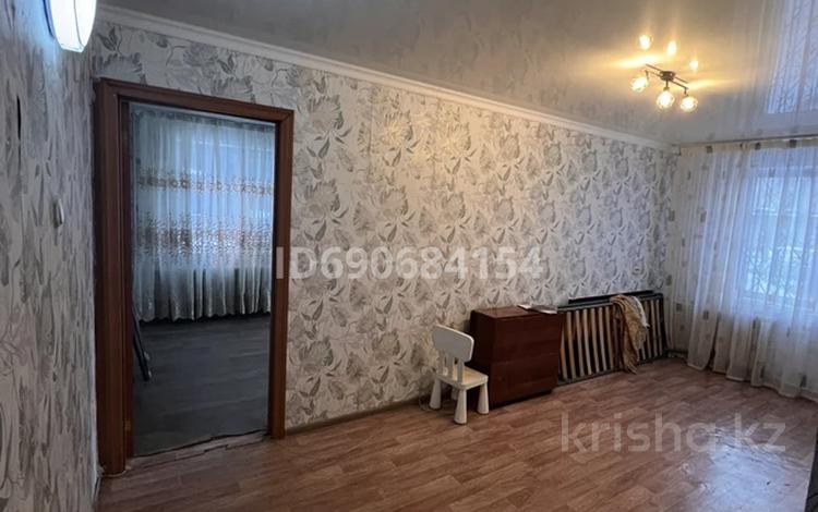 2-комнатная квартира, 42 м², 1/5 этаж помесячно, мкр Новый Город, Абдирова